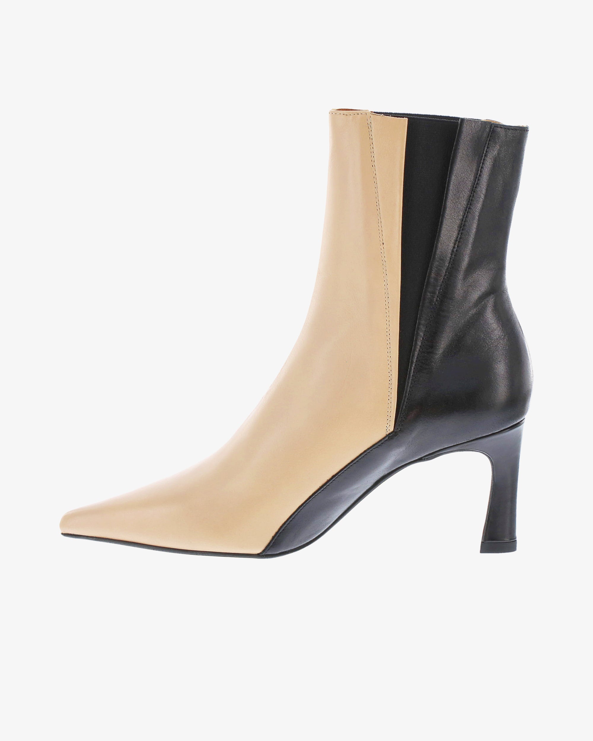 Neo Cerin Ankle Boot in Sand/Black Semi Gloss Leather inside view | colour:sand-black-semi-gloss-leather