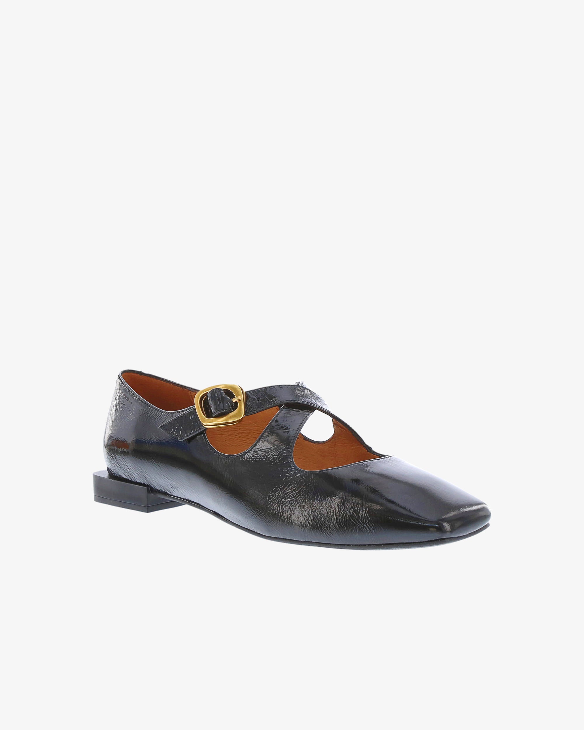 Neo Valene Flat in Black Crinkle Patent Leather angled view | colour:black-crinkle-patent-leather