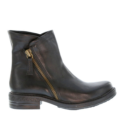 Nu By Neo '8K3501' / Black